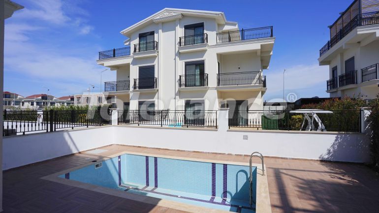 Вилла или дом от застройщика в Белеке с бассейном: купить недвижимость в Турции - 78572