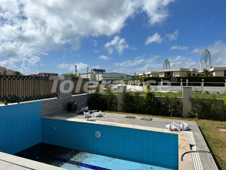 Вилла или дом в Белеке с бассейном: купить недвижимость в Турции - 79239