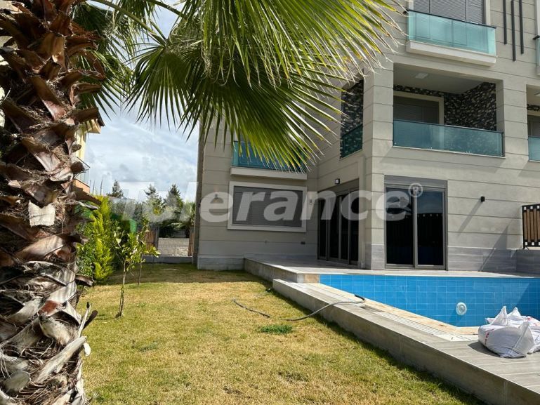 Вилла или дом в Белеке с бассейном: купить недвижимость в Турции - 79240