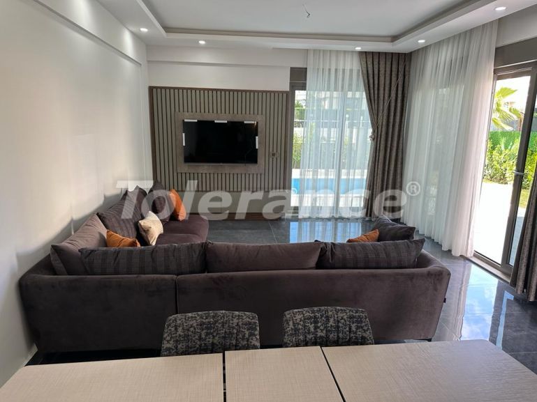 Вилла или дом в Белеке с бассейном: купить недвижимость в Турции - 79242