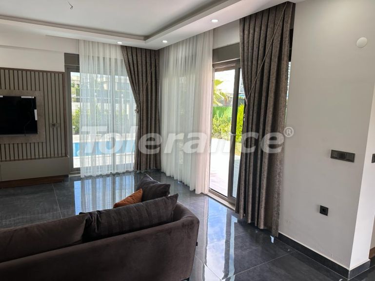 Вилла или дом в Белеке с бассейном: купить недвижимость в Турции - 79243