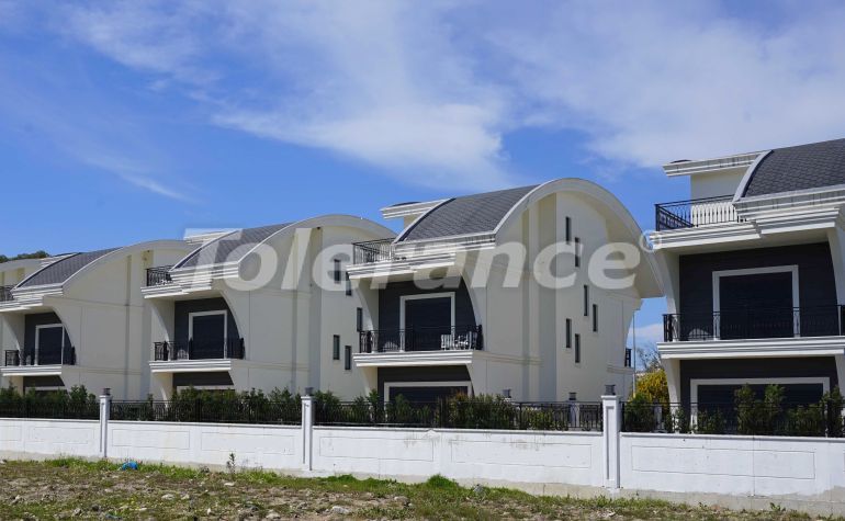 Вилла или дом от застройщика в Белеке с бассейном в рассрочку: купить недвижимость в Турции - 79260