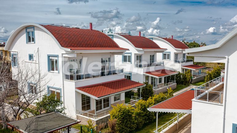 Вилла или дом в Белеке с бассейном: купить недвижимость в Турции - 82032