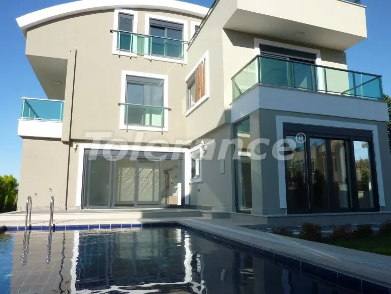 Вилла или дом в Центр Белека, Белек с бассейном: купить недвижимость в Турции - 22447