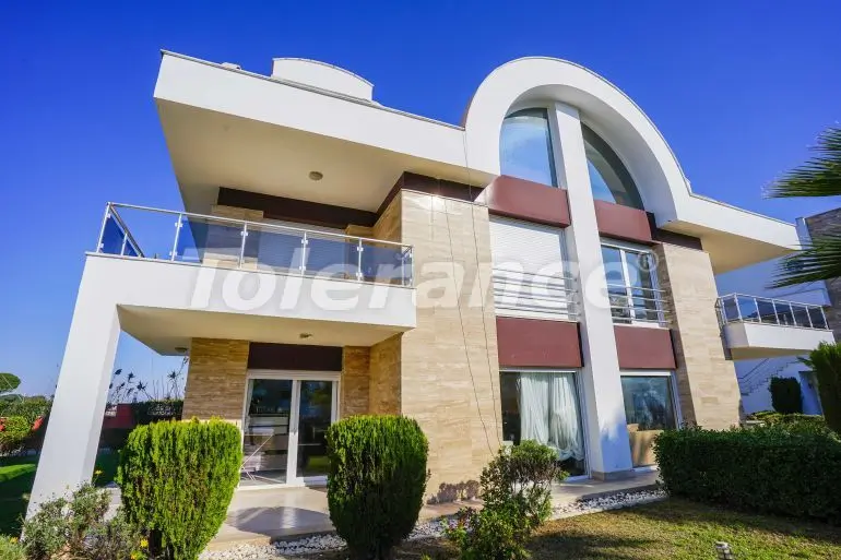 Вилла или дом от застройщика в Центр Белека, Белек с бассейном: купить недвижимость в Турции - 32976