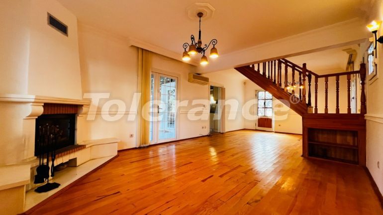 Вилла или дом в Бейджик, Кемер с бассейном: купить недвижимость в Турции - 136377