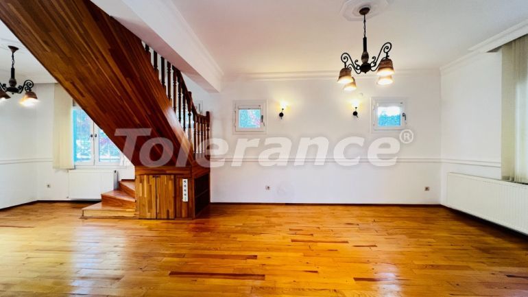 Вилла или дом в Бейджик, Кемер с бассейном: купить недвижимость в Турции - 136378