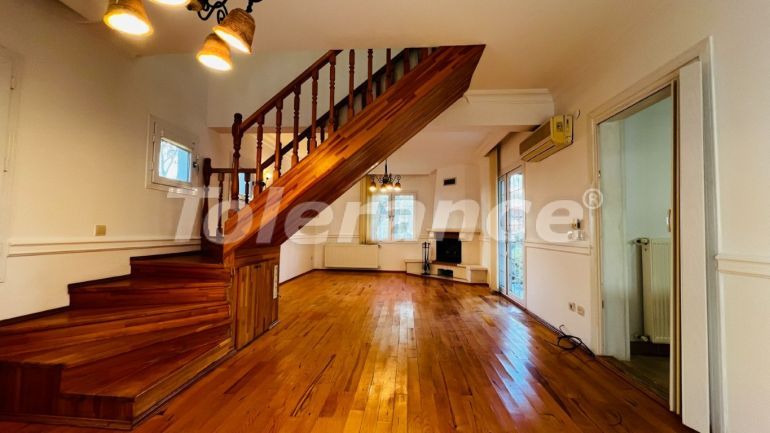 Вилла или дом в Бейджик, Кемер с бассейном: купить недвижимость в Турции - 136380