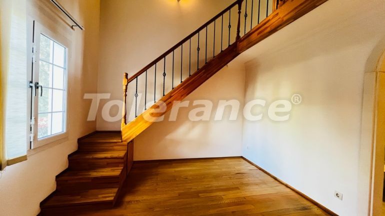 Вилла или дом в Бейджик, Кемер с бассейном: купить недвижимость в Турции - 136381