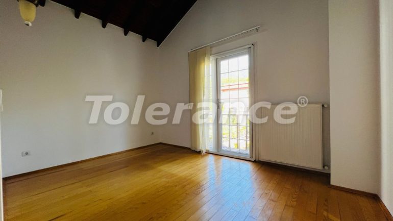 Вилла или дом в Бейджик, Кемер с бассейном: купить недвижимость в Турции - 136387