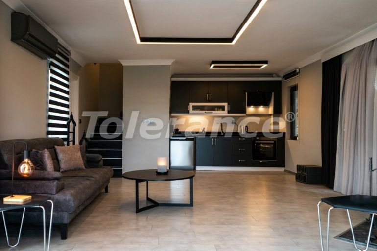 Вилла или дом в Бейджик, Кемер с бассейном: купить недвижимость в Турции - 136454