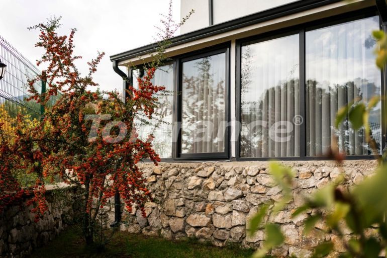 Вилла или дом в Бейджик, Кемер с бассейном: купить недвижимость в Турции - 136458