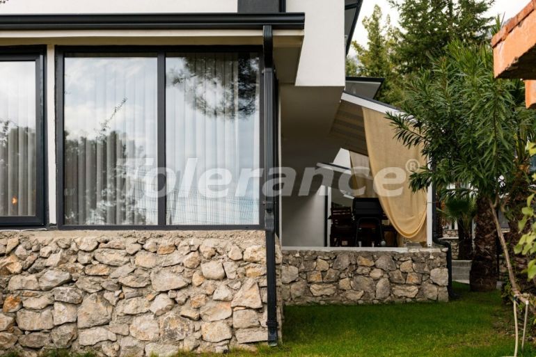 Вилла или дом в Бейджик, Кемер с бассейном: купить недвижимость в Турции - 136459