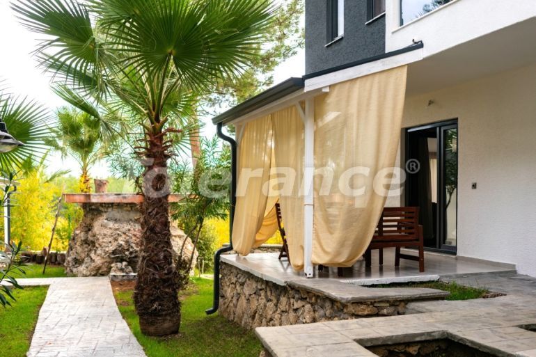 Вилла или дом в Бейджик, Кемер с бассейном: купить недвижимость в Турции - 136460