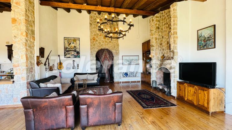 Вилла или дом в Бейджик, Кемер вид на море: купить недвижимость в Турции - 78474