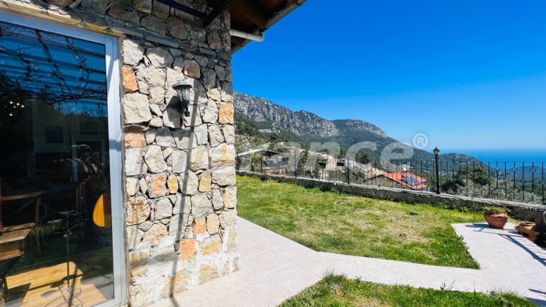 Вилла или дом в Бейджик, Кемер вид на море: купить недвижимость в Турции - 78492