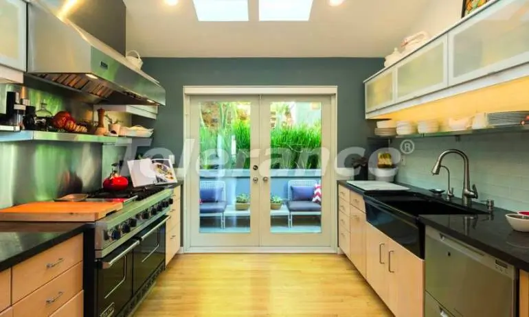 Вилла или дом в Бейликдюзю, Стамбул вид на море с бассейном в рассрочку: купить недвижимость в Турции - 36811