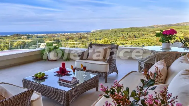 Вилла или дом от застройщика в Бейликдюзю, Стамбул с бассейном: купить недвижимость в Турции - 26662