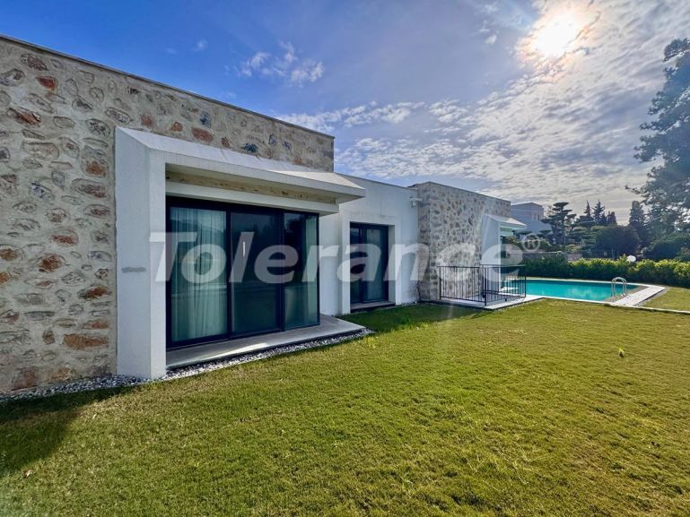 Вилла или дом в Битез, Бодрум с бассейном: купить недвижимость в Турции - 133333