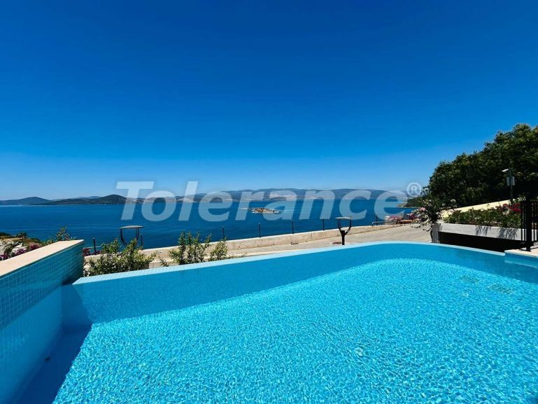 Вилла или дом в Бодруме вид на море с бассейном: купить недвижимость в Турции - 133358