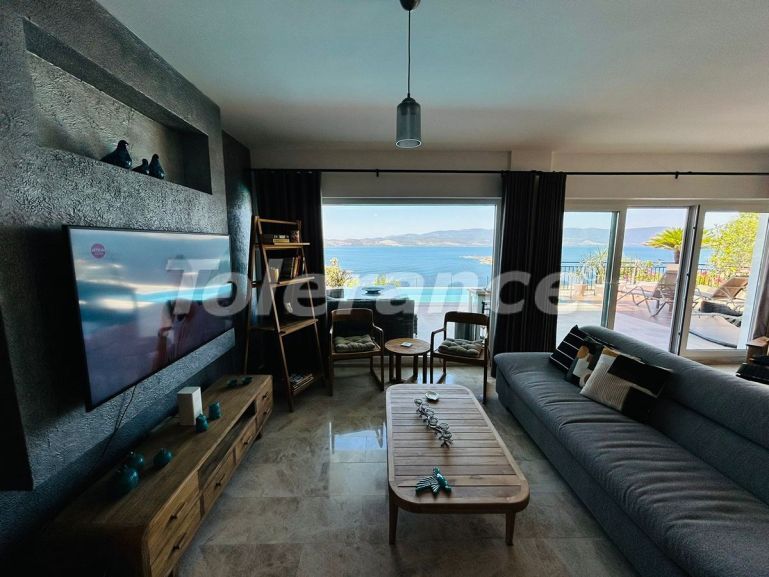 Вилла или дом в Бодруме вид на море с бассейном: купить недвижимость в Турции - 133364