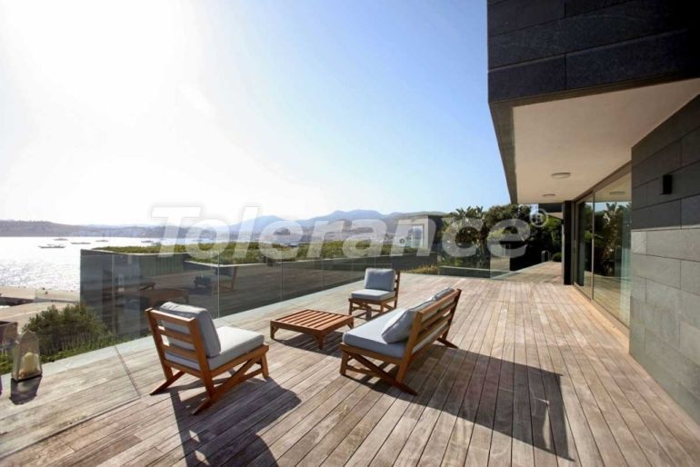 Вилла или дом от застройщика в Бодруме вид на море с бассейном: купить недвижимость в Турции - 70517