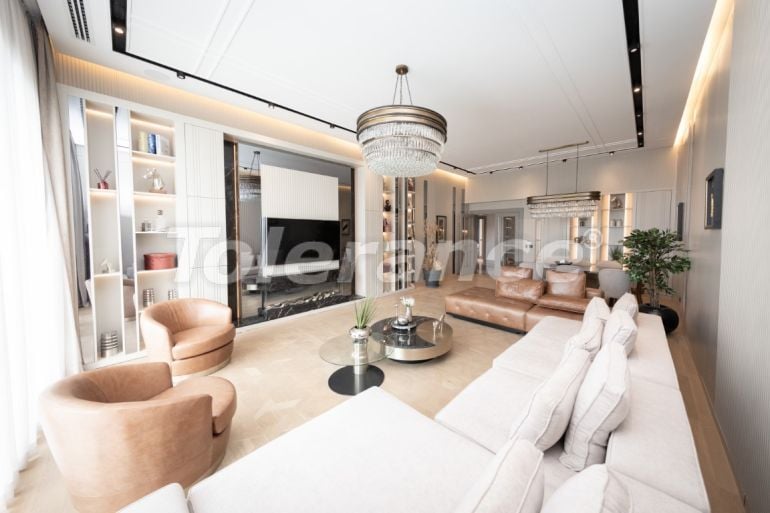 Вилла или дом от застройщика в Бююкчекмедже, Стамбул с бассейном: купить недвижимость в Турции - 100095