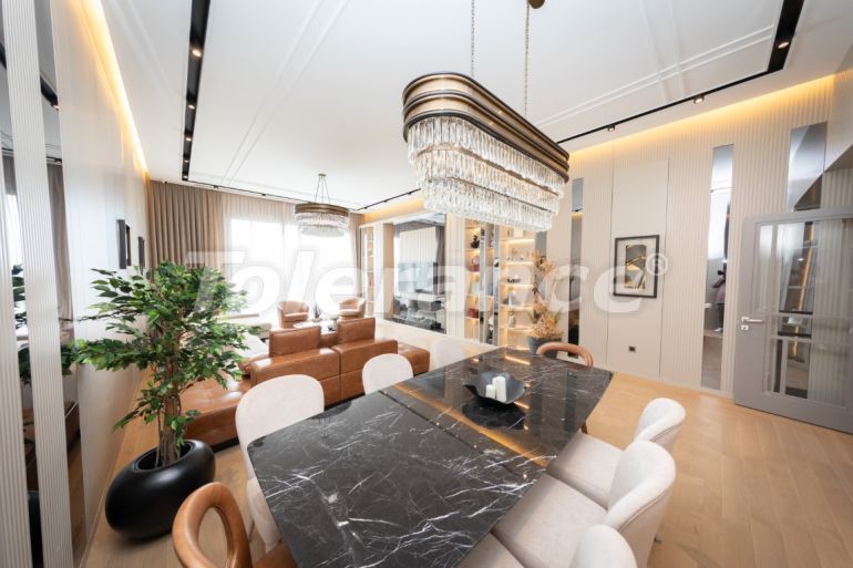 Вилла или дом от застройщика в Бююкчекмедже, Стамбул с бассейном: купить недвижимость в Турции - 100096