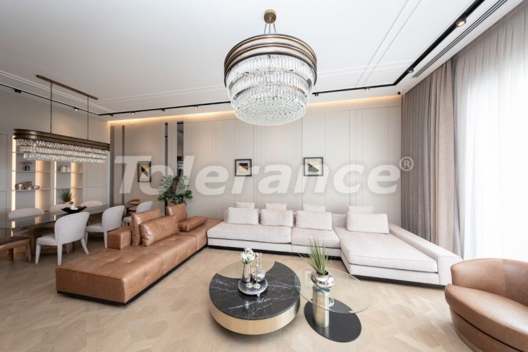 Вилла или дом от застройщика в Бююкчекмедже, Стамбул с бассейном: купить недвижимость в Турции - 100098