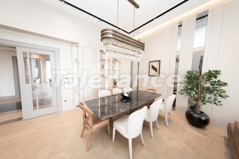 Вилла или дом от застройщика в Бююкчекмедже, Стамбул с бассейном: купить недвижимость в Турции - 100099