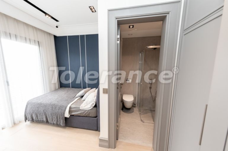 Вилла или дом от застройщика в Бююкчекмедже, Стамбул с бассейном: купить недвижимость в Турции - 100108