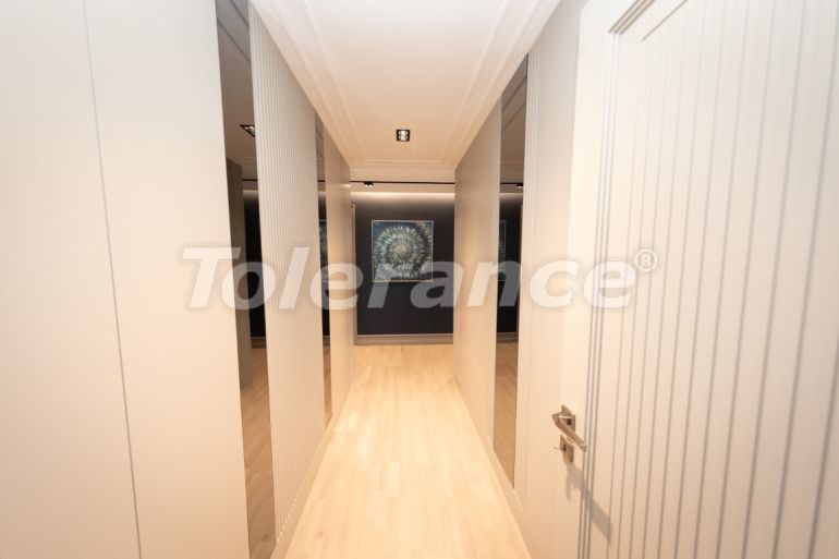 Вилла или дом от застройщика в Бююкчекмедже, Стамбул с бассейном: купить недвижимость в Турции - 100115