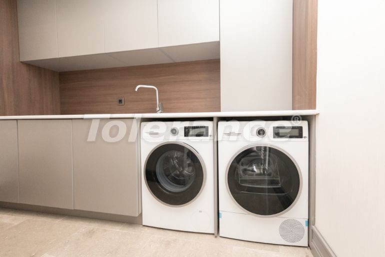 Вилла или дом от застройщика в Бююкчекмедже, Стамбул с бассейном: купить недвижимость в Турции - 100116