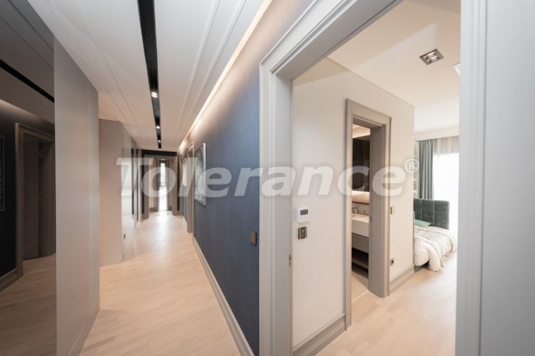 Вилла или дом от застройщика в Бююкчекмедже, Стамбул с бассейном: купить недвижимость в Турции - 100119