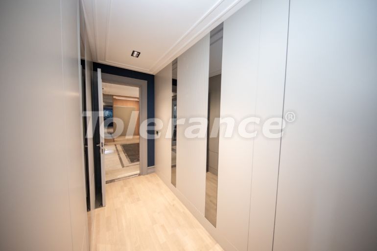 Вилла или дом от застройщика в Бююкчекмедже, Стамбул с бассейном: купить недвижимость в Турции - 100120