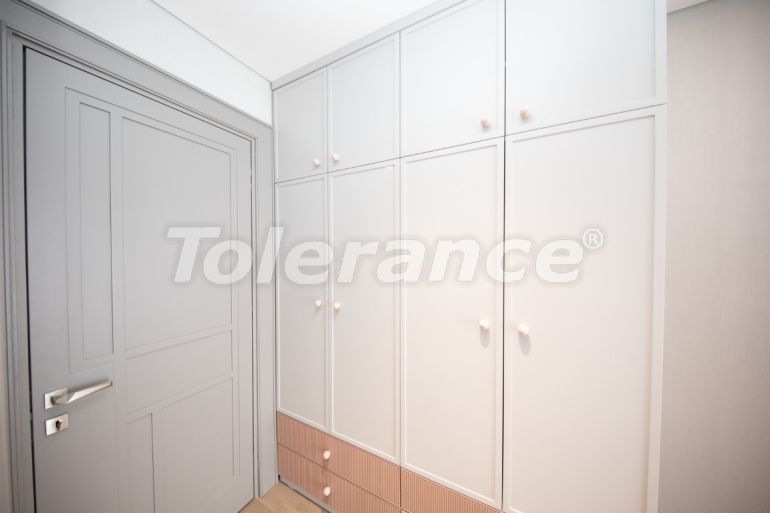 Вилла или дом от застройщика в Бююкчекмедже, Стамбул с бассейном: купить недвижимость в Турции - 100128