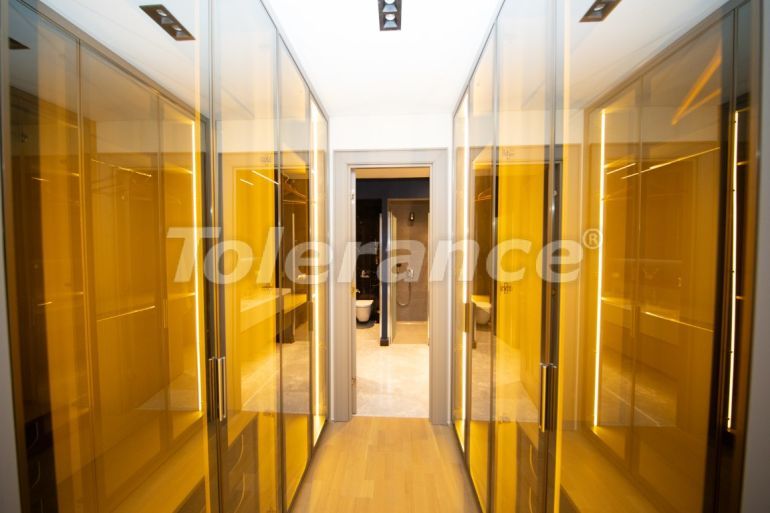 Вилла или дом от застройщика в Бююкчекмедже, Стамбул с бассейном: купить недвижимость в Турции - 100142