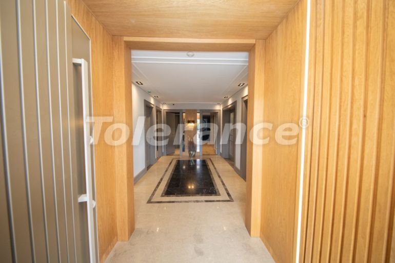 Вилла или дом от застройщика в Бююкчекмедже, Стамбул с бассейном: купить недвижимость в Турции - 100154