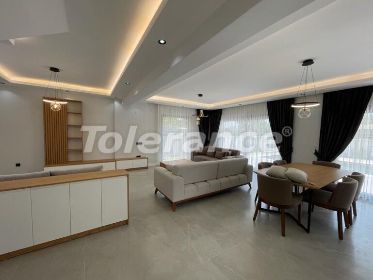 Вилла или дом в Чалыш, Фетхие с бассейном: купить недвижимость в Турции - 57516