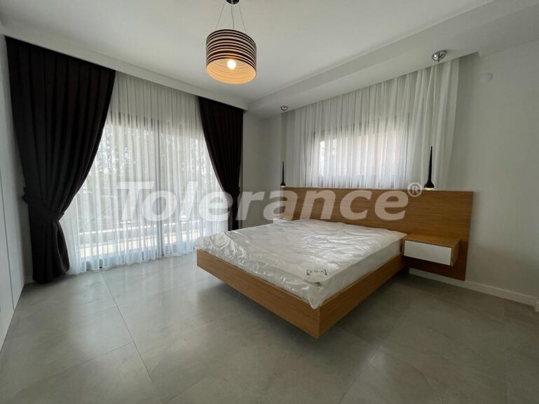 Вилла или дом в Чалыш, Фетхие с бассейном: купить недвижимость в Турции - 57532