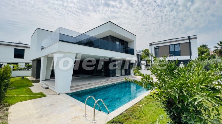 Вилла или дом от застройщика в Чамьюва, Кемер с бассейном: купить недвижимость в Турции - 104003