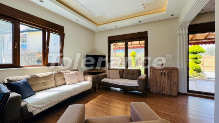 Вилла или дом в Чамьюва, Кемер с бассейном: купить недвижимость в Турции - 104089