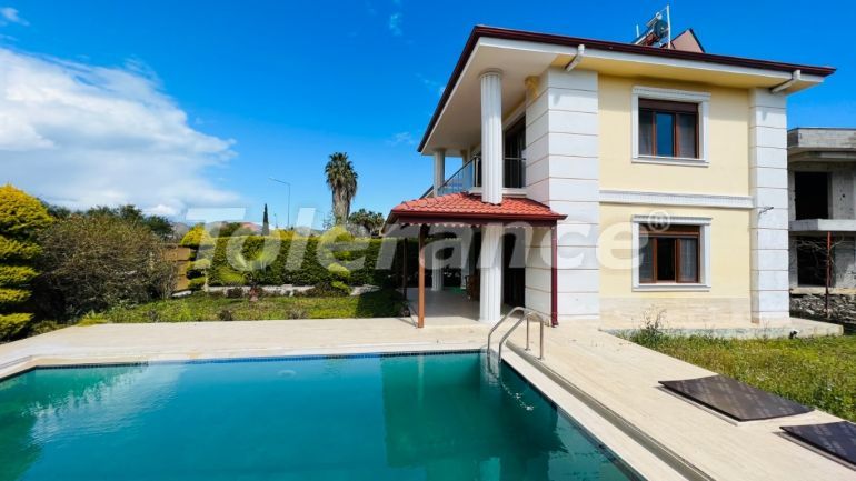 Вилла или дом в Чамьюва, Кемер с бассейном: купить недвижимость в Турции - 104092