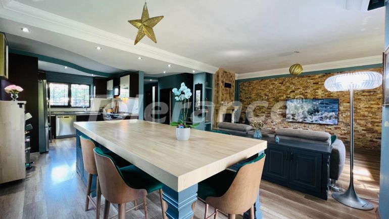 Вилла или дом в Чамьюва, Кемер с бассейном: купить недвижимость в Турции - 111110