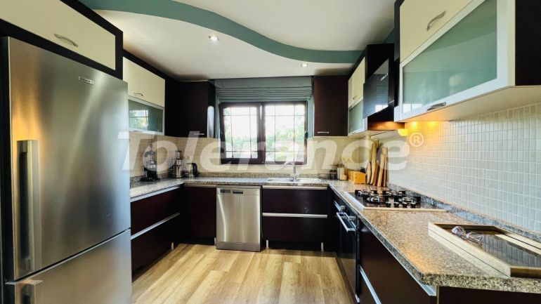 Вилла или дом в Чамьюва, Кемер с бассейном: купить недвижимость в Турции - 111111