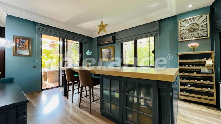 Вилла или дом в Чамьюва, Кемер с бассейном: купить недвижимость в Турции - 111112