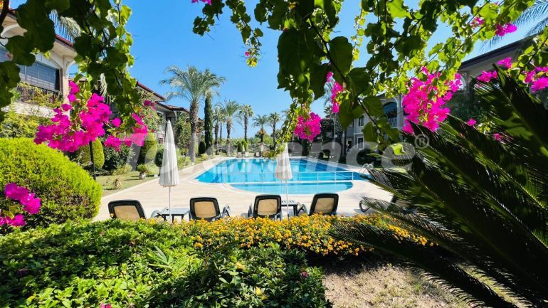 Вилла или дом в Чамьюва, Кемер с бассейном: купить недвижимость в Турции - 111114