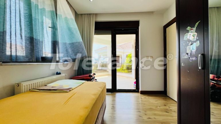 Вилла или дом в Чамьюва, Кемер с бассейном: купить недвижимость в Турции - 111201