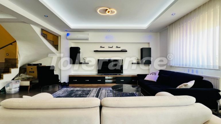 Вилла или дом в Чамьюва, Кемер с бассейном: купить недвижимость в Турции - 111212