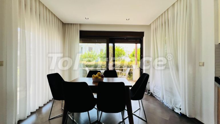 Вилла или дом в Чамьюва, Кемер с бассейном: купить недвижимость в Турции - 111214